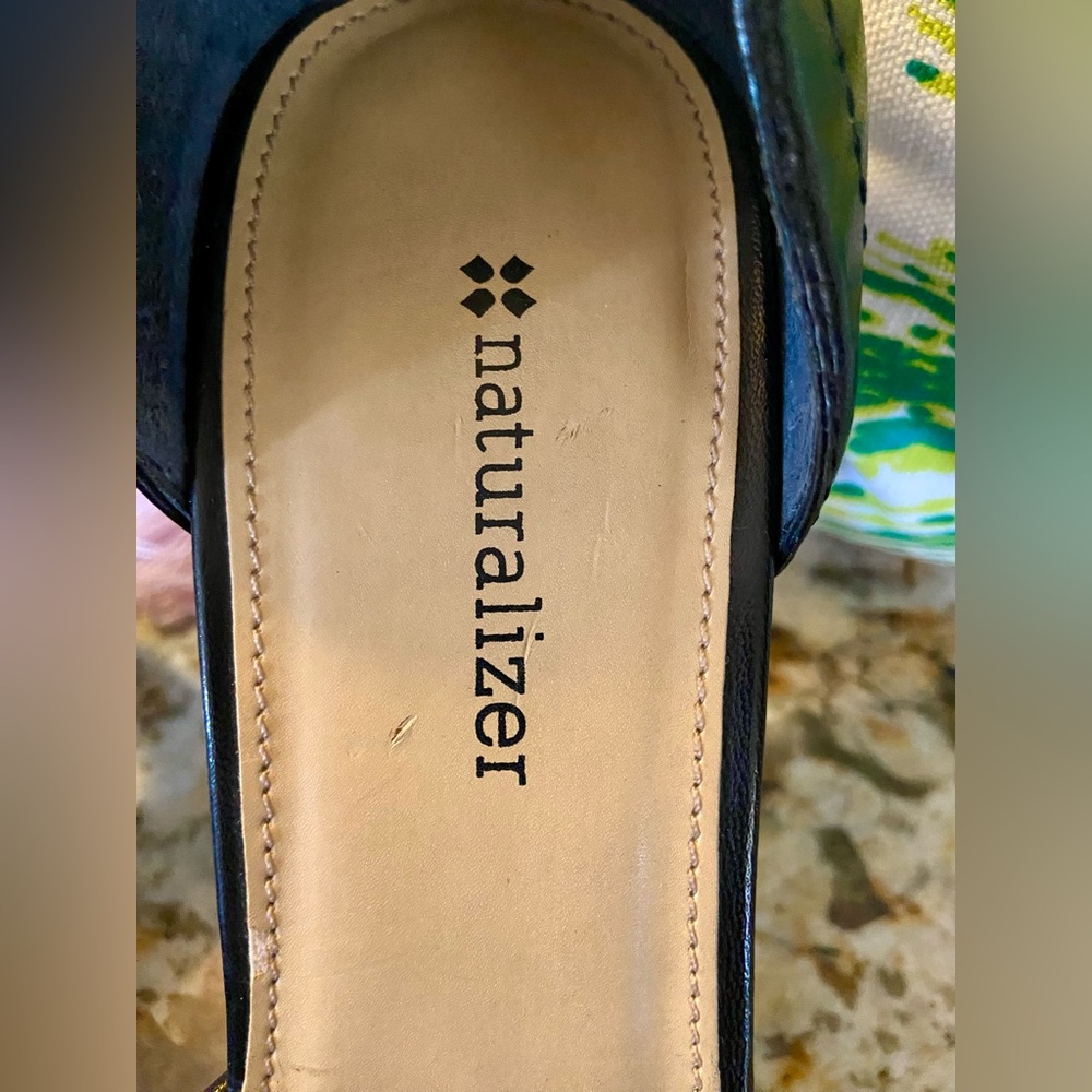 Naturalizer Black Genuine Lazer Cut Buttery Leather Heels Woman’s Sz 9M - Picture 6 of 11